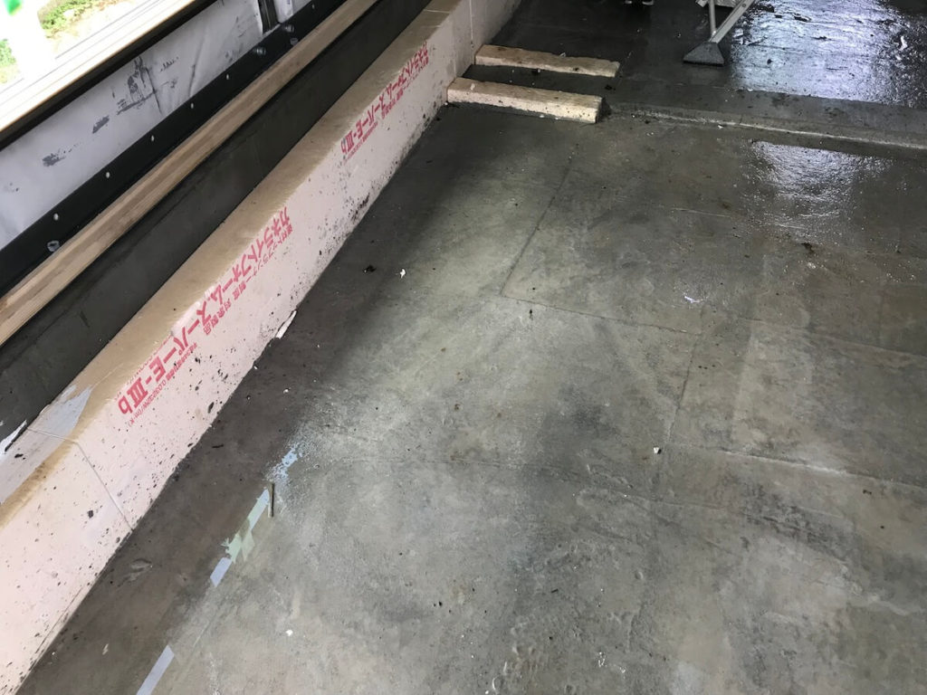 カサートsのシェルター工事の様子 上棟日は雨でした パナソニック ホームズ オウチタテル