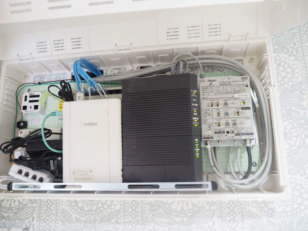 モデムやWiFiルーターの収納は情報分電盤に。鉄骨戸建ての無線LAN使用に問題はある？